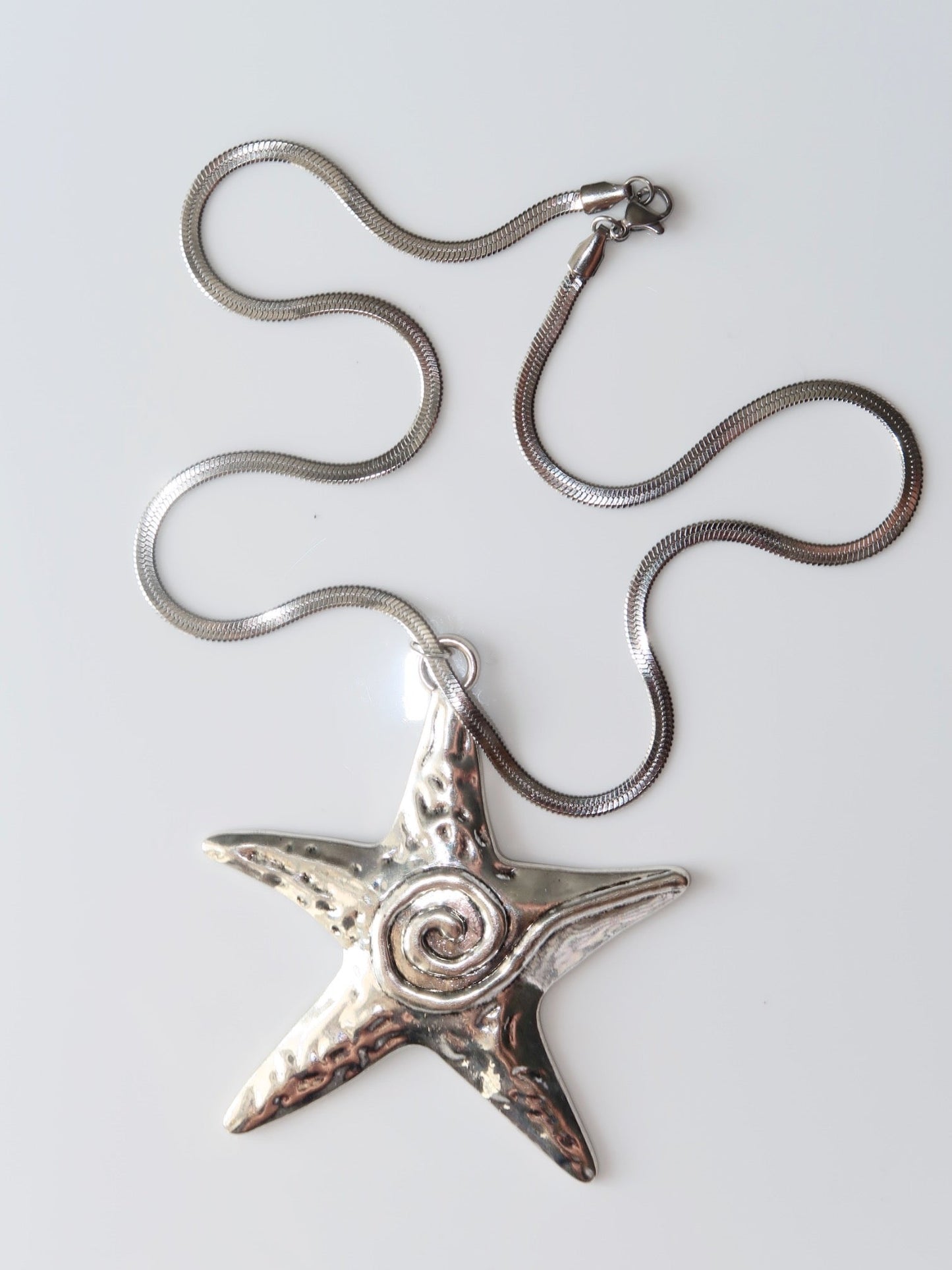 WISTERIA - STATEMENT SILVER STAR NECKLACE SNAKE CHAIN